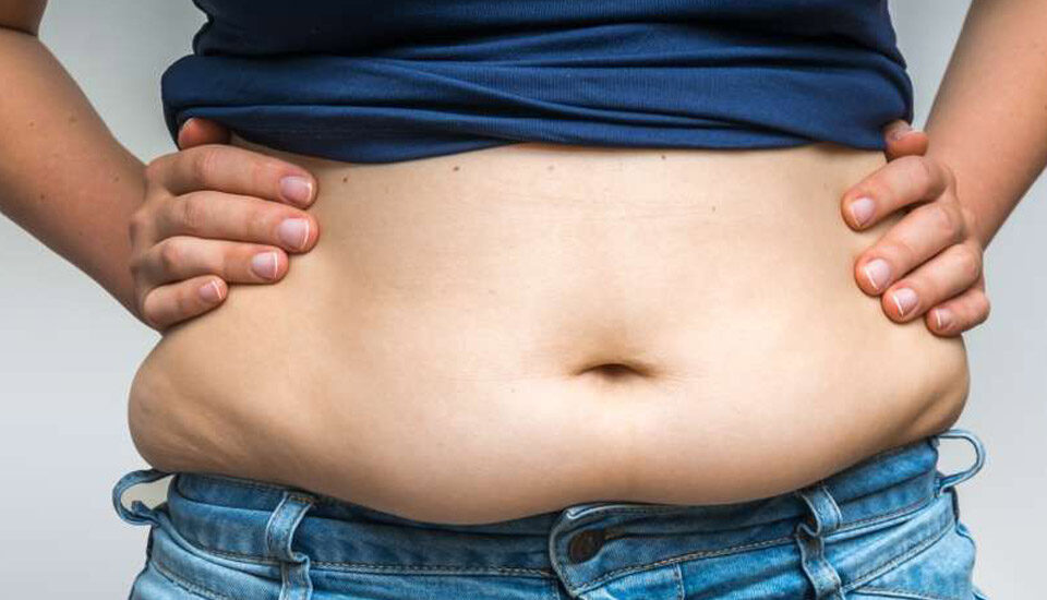 Ventre Qui Tombe sur le Pubis